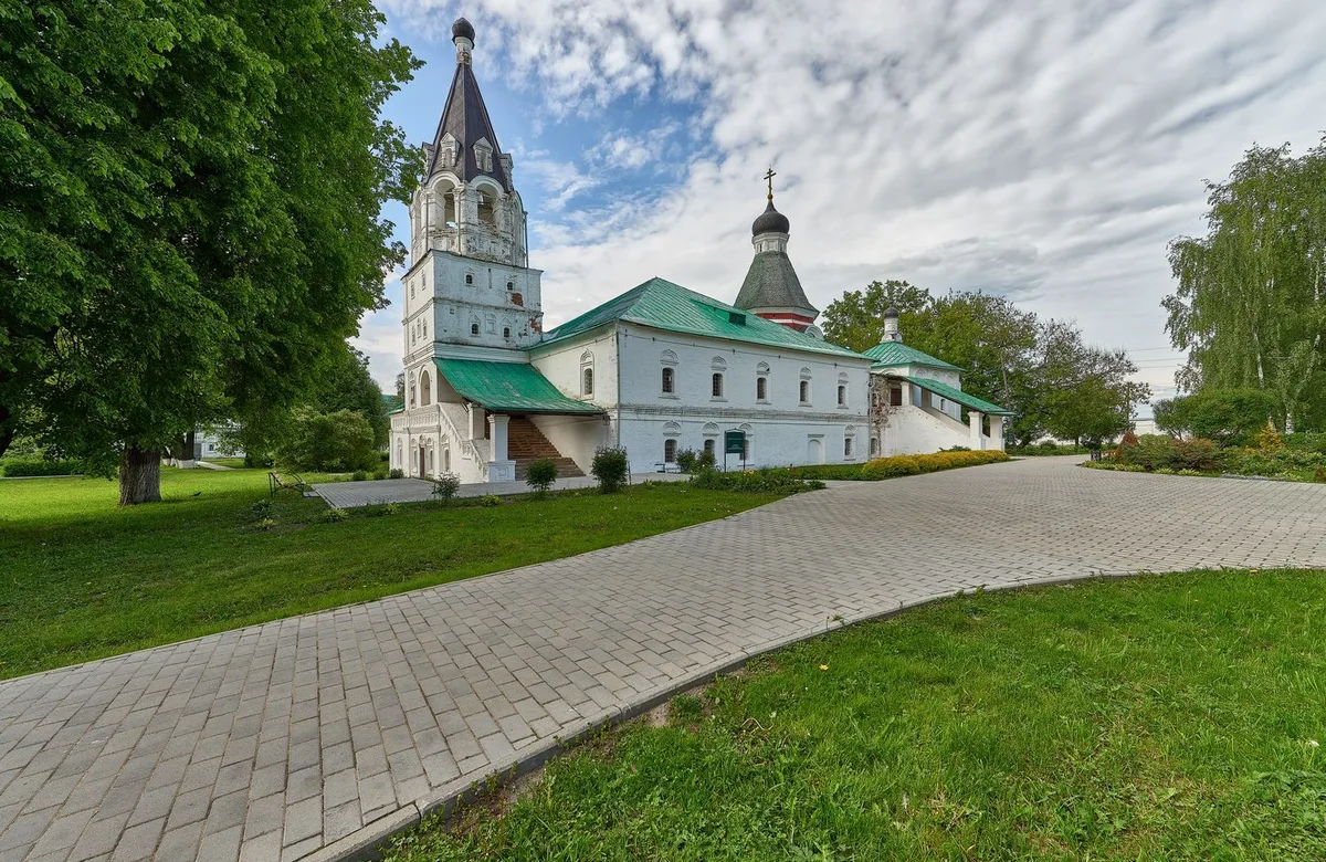 Обзорная экскурсия с посещением Александровского Кремля