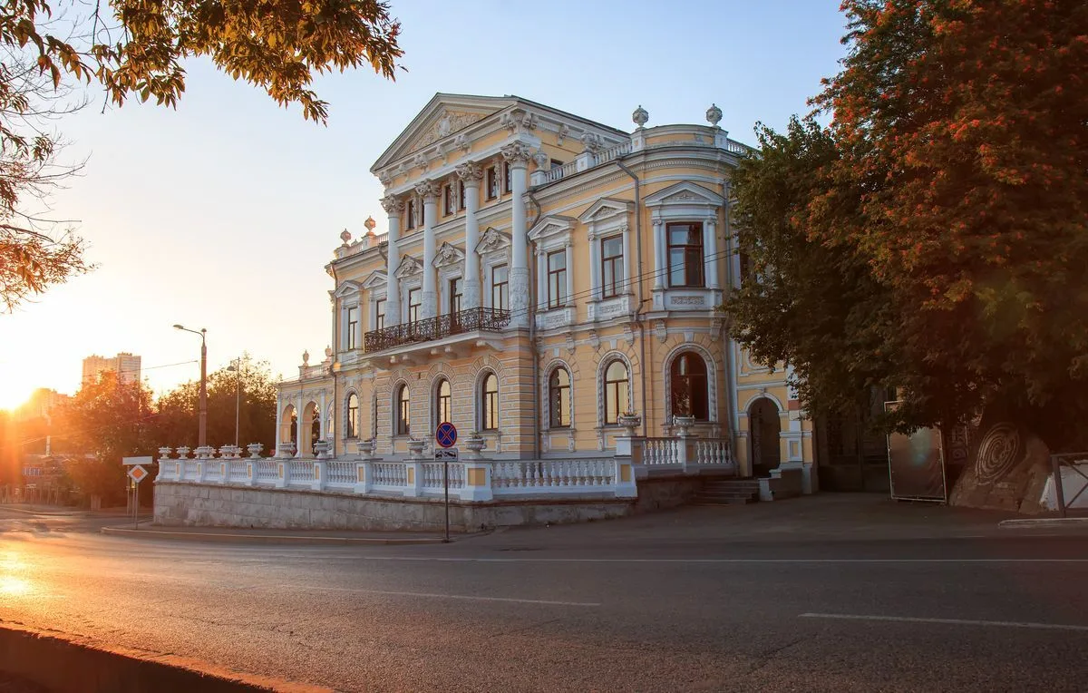 Обзорная экскурсия по Ижевску с посещением музея им.Калашникова или Автозавода
