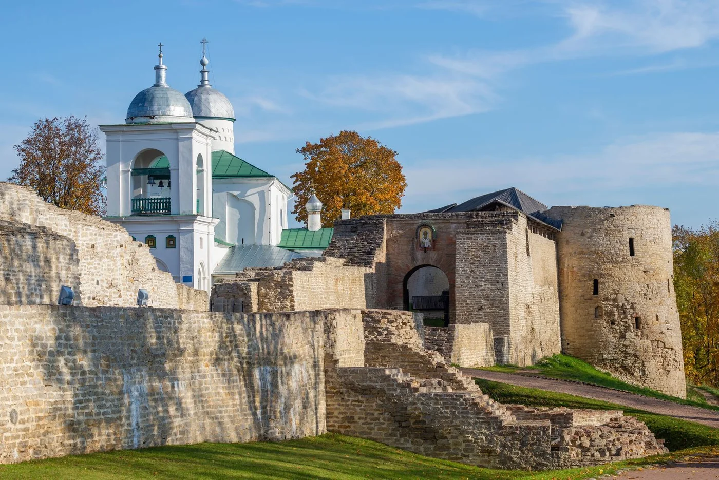 Экскурсия "Печеры - Изборск"