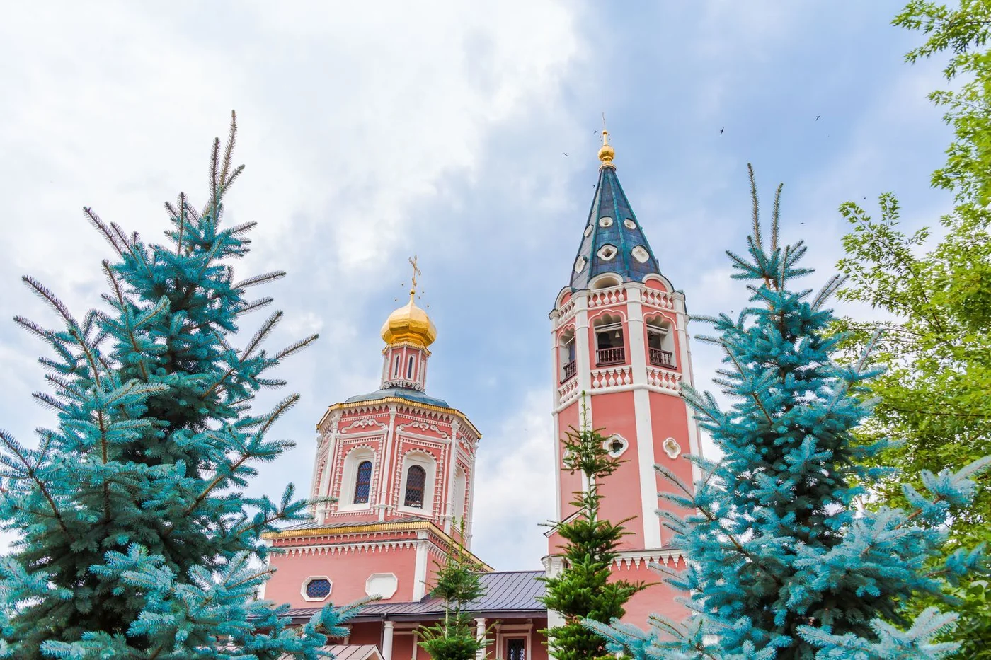 Экскурсия «храмы и церкви Саратова»