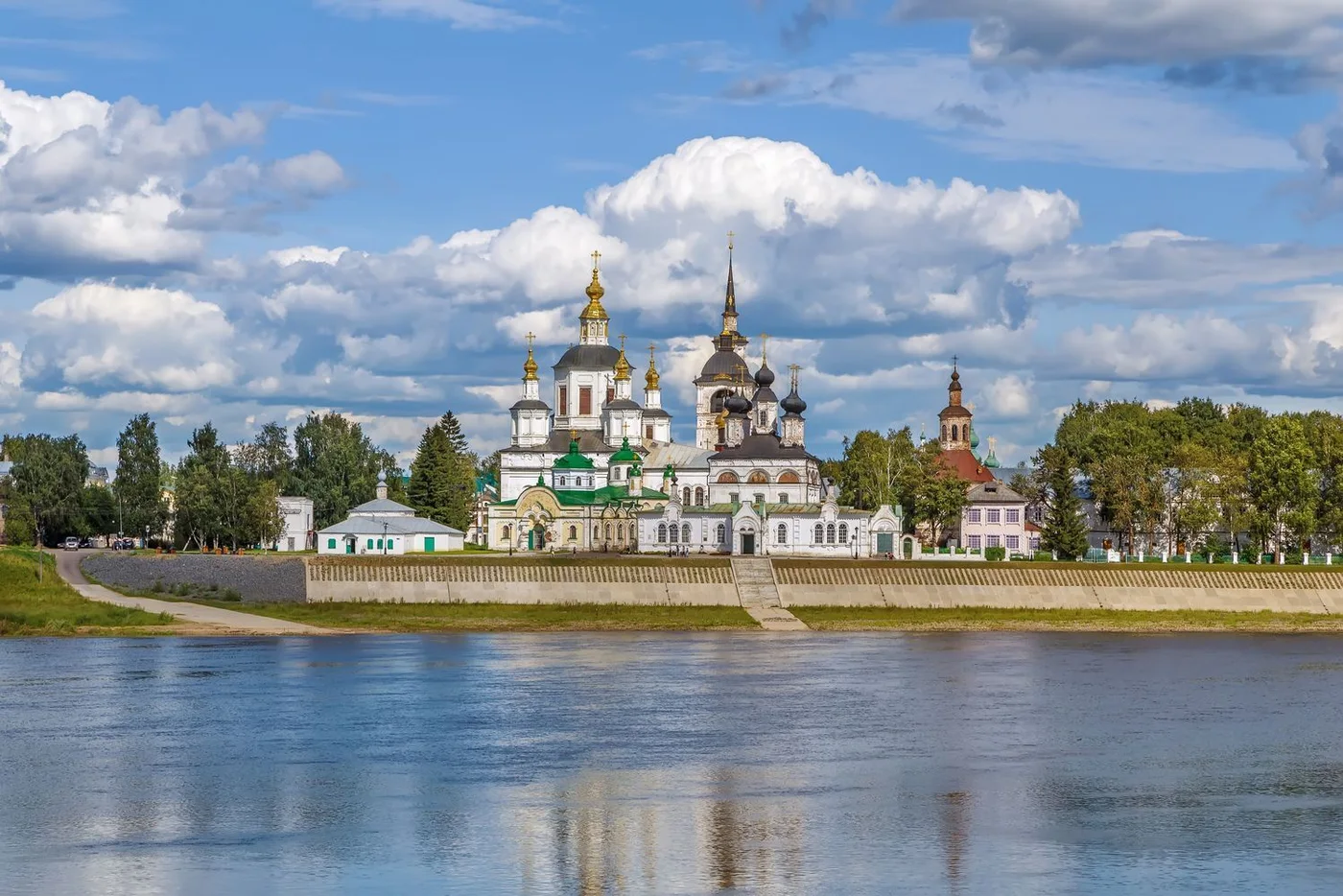 Экскурсия по Великому Устюгу и музей "Озорного волчка"